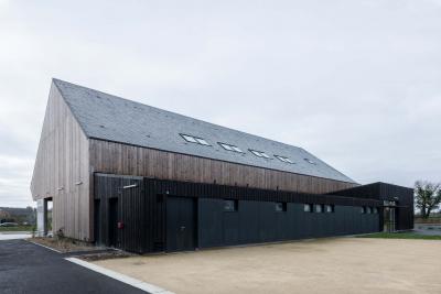 PhotoSalle d'activités sportives et vestiaires sportifs