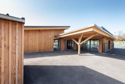 PhotoSalle polyvalente, école, bibliothèque à Labalme