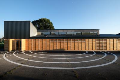 Photo"Au goût du jour", 1er bâtiment public bois-paille BEPOS des Pays-de-la-Loire