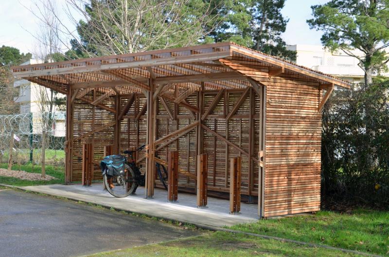 PhotoAbri à vélos et range-vélos