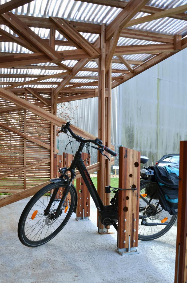 Abri à vélo extérieur en bois, range vélo en bois, abri à vélo